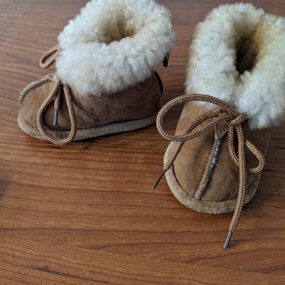 Cloud Nine SheepSkin Baby Boots - Picture 2 of 6